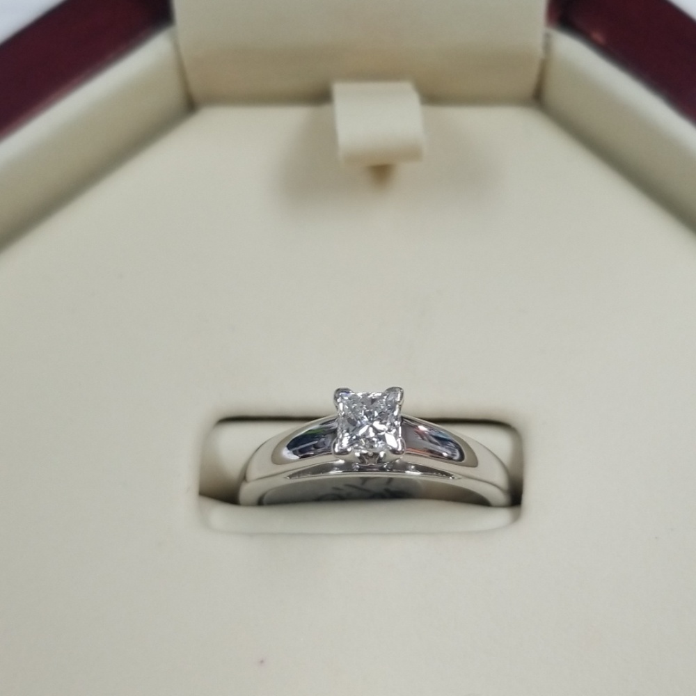Diamond ring